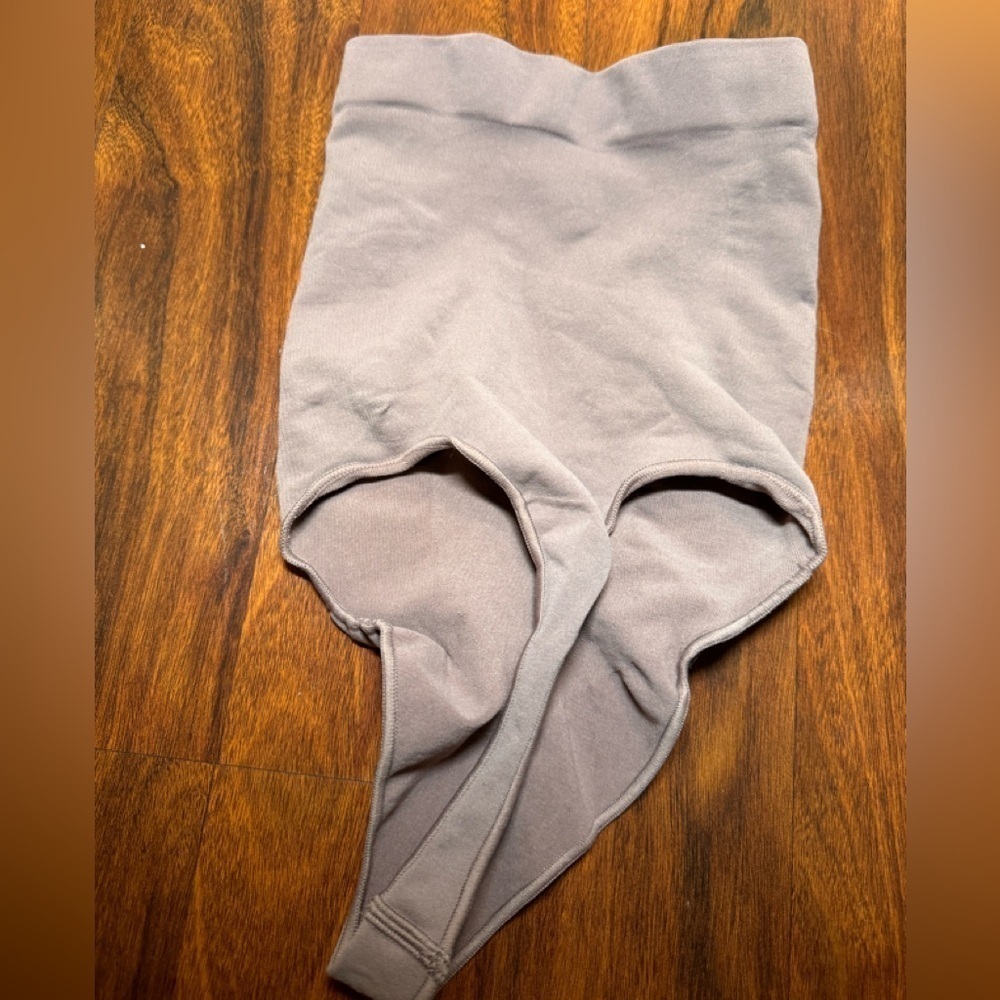 🤎 SKIMS Core Control High-Waisted Thong Shapewear S/M NWOT - Picture 2 of 3
